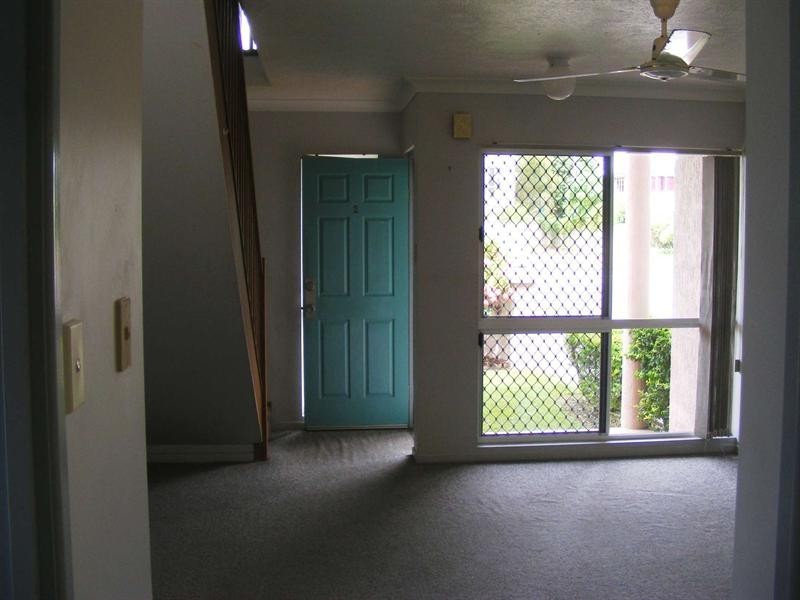 2/130 Eyre Street, North Ward QLD 4810