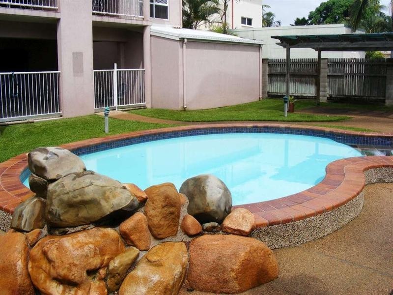 2/130 Eyre Street, North Ward QLD 4810