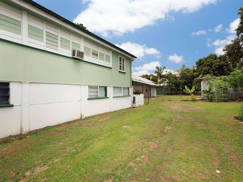 31 Ralston Street, West End QLD 4810