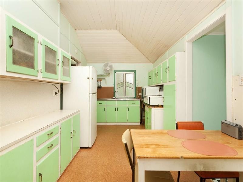 31 Ralston Street, West End QLD 4810