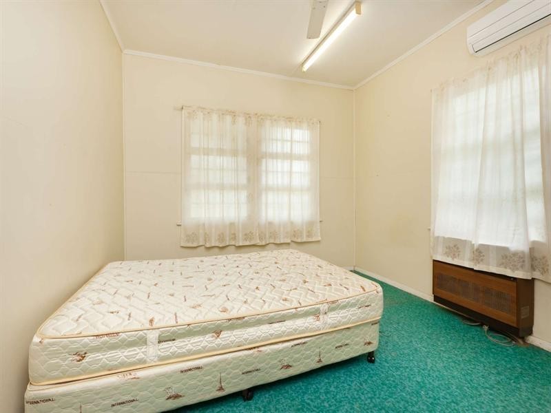 51 Henry Street, West End QLD 4810