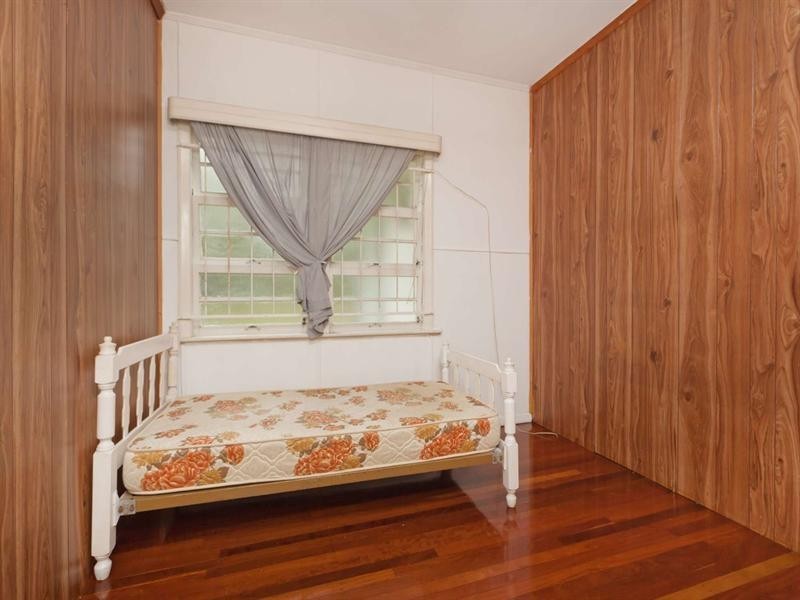 51 Henry Street, West End QLD 4810