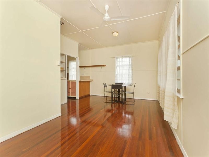 51 Henry Street, West End QLD 4810