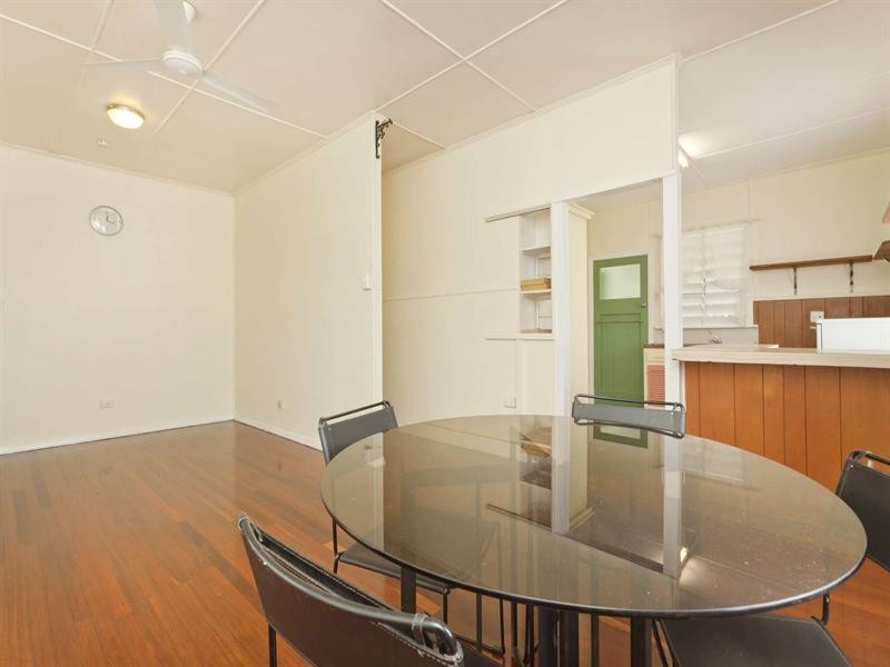 51 Henry Street, West End QLD 4810