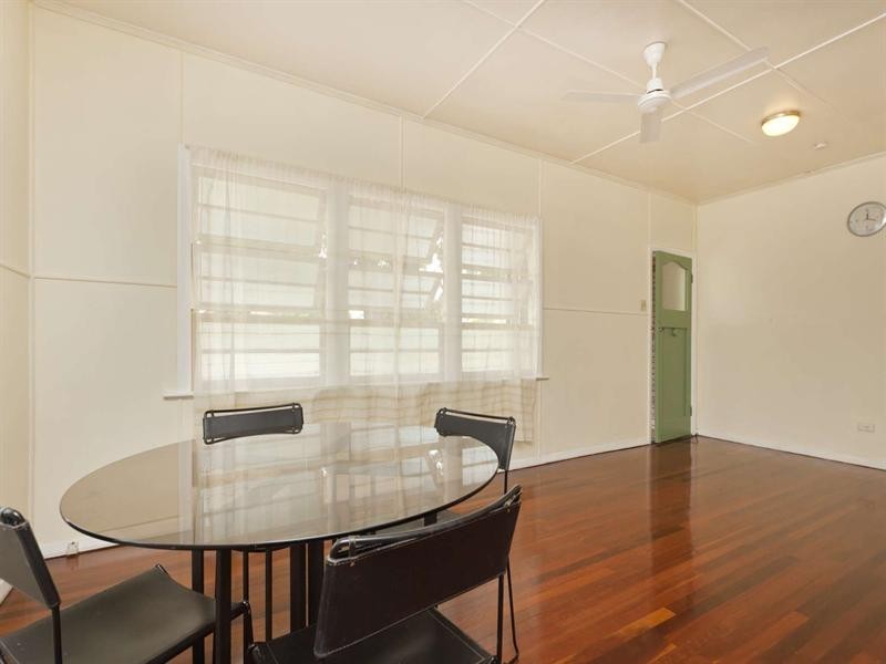 51 Henry Street, West End QLD 4810