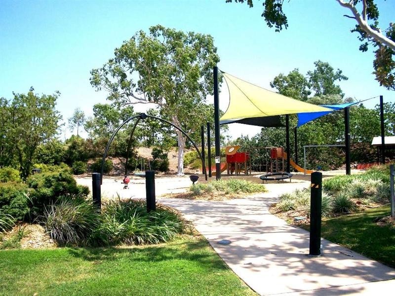 8 Ningaloo Crescent, Burdell QLD 4818