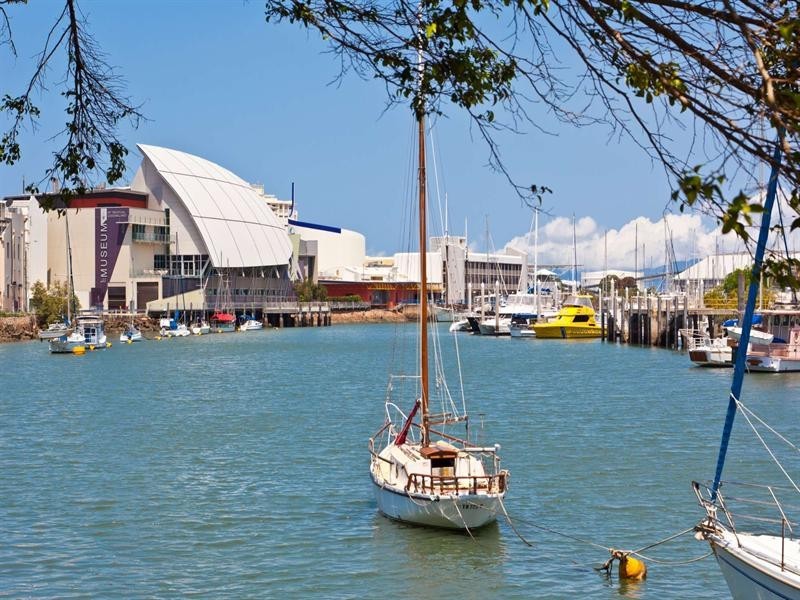 401/2 Dibbs Street, South Townsville QLD 4810