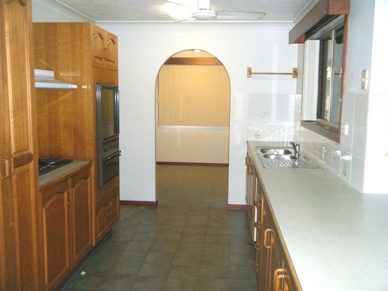 16 Malaga Street, Kirwan QLD 4817