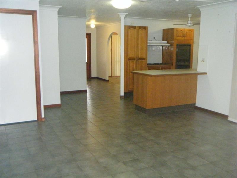 16 Malaga Street, Kirwan QLD 4817