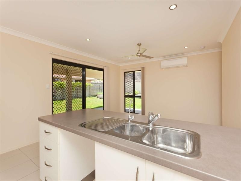 9 Franklin Drive, Mount Louisa QLD 4814