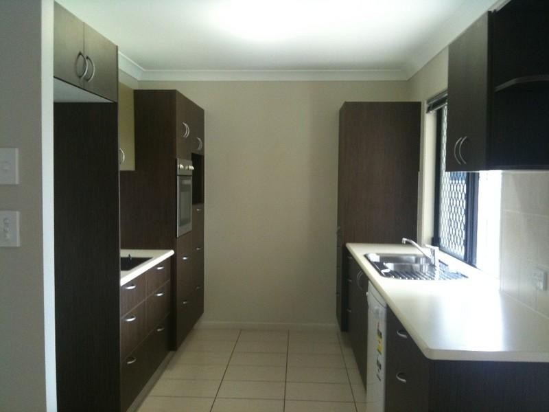 Bushland Beach QLD 4818