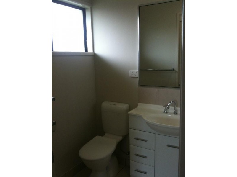 Bushland Beach QLD 4818