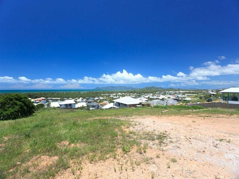 128 Goicoechea Drive, Bushland Beach QLD 4818