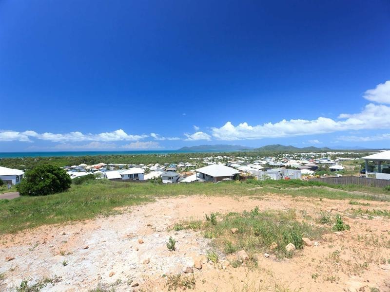 128 Goicoechea Drive, Bushland Beach QLD 4818