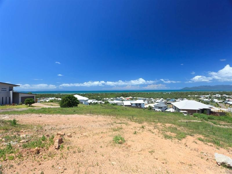 128 Goicoechea Drive, Bushland Beach QLD 4818