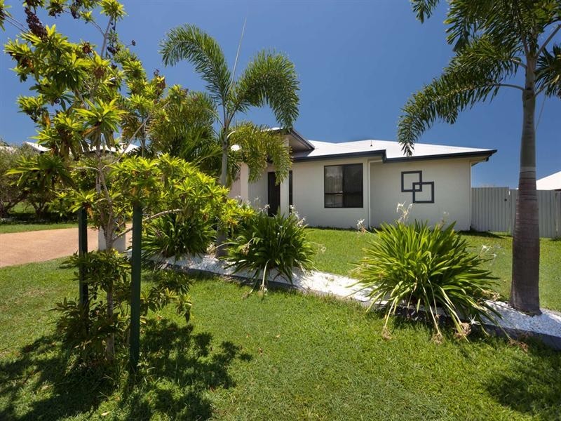 12 Baxendell Place, Bushland Beach QLD 4818
