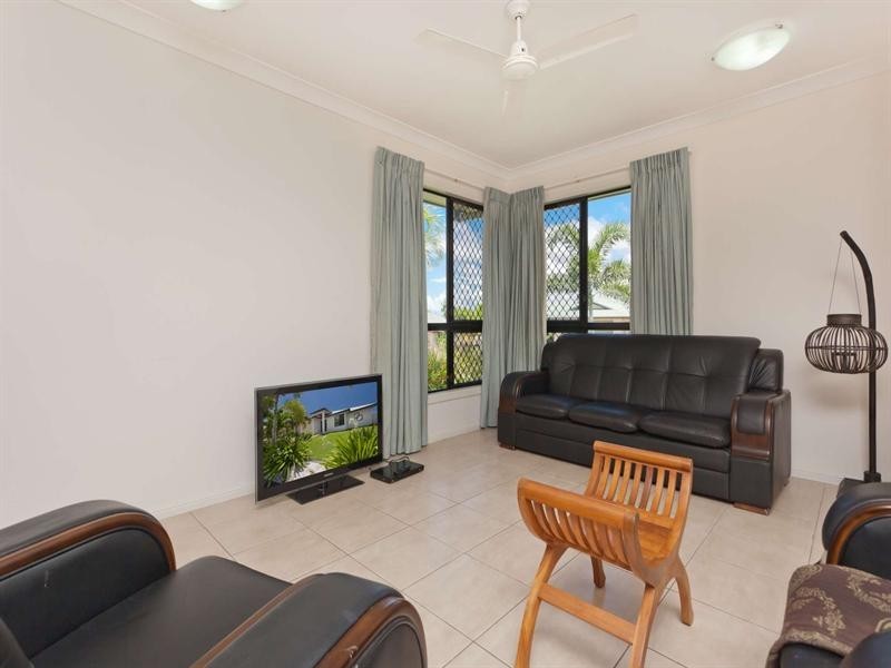 12 Baxendell Place, Bushland Beach QLD 4818