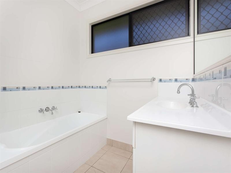 12 Baxendell Place, Bushland Beach QLD 4818