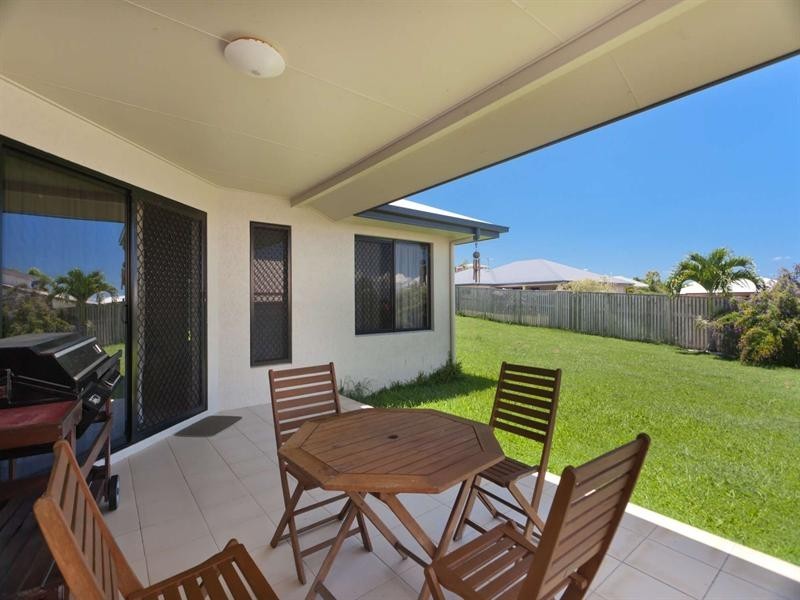 12 Baxendell Place, Bushland Beach QLD 4818