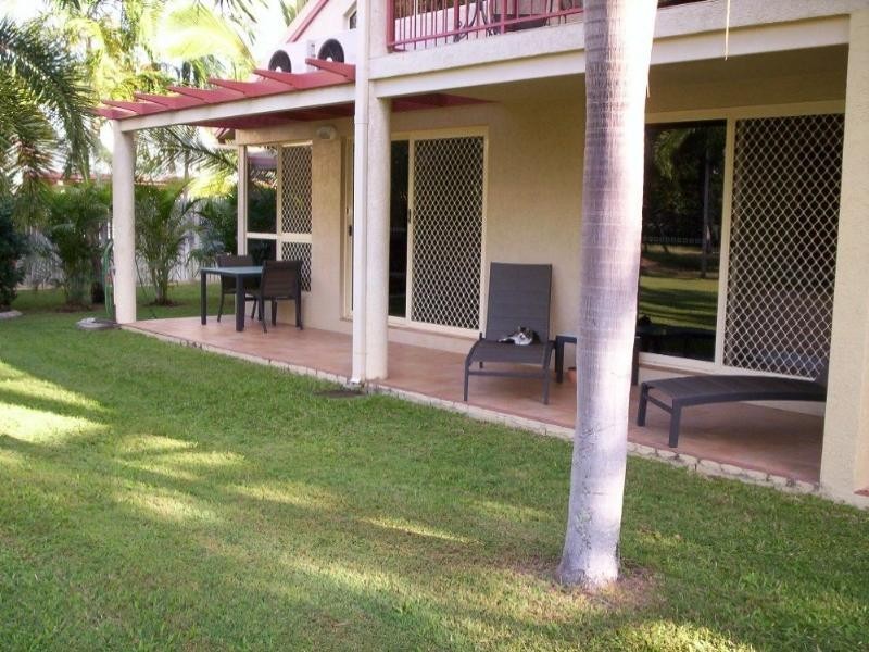 Bushland Beach QLD 4818