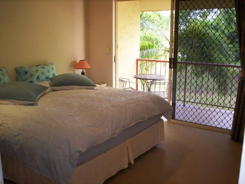 Bushland Beach QLD 4818