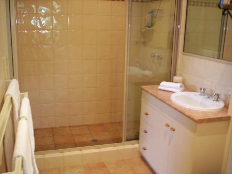 Bushland Beach QLD 4818