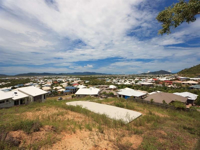 13 Kosciusko Way, Mount Louisa QLD 4814