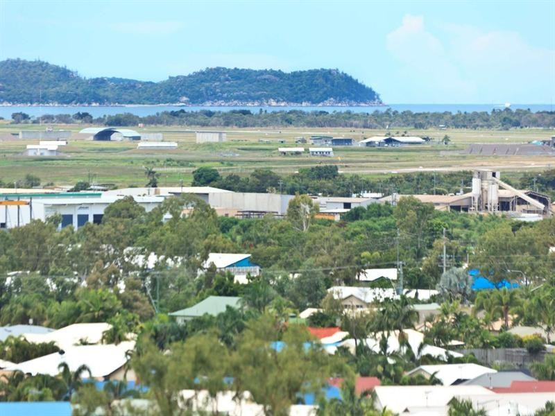 13 Kosciusko Way, Mount Louisa QLD 4814