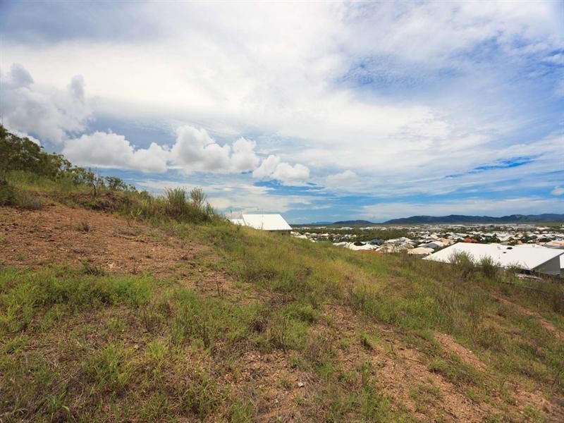 13 Kosciusko Way, Mount Louisa QLD 4814