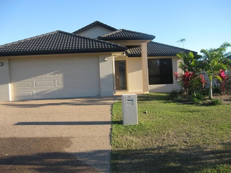 Bushland Beach QLD 4818