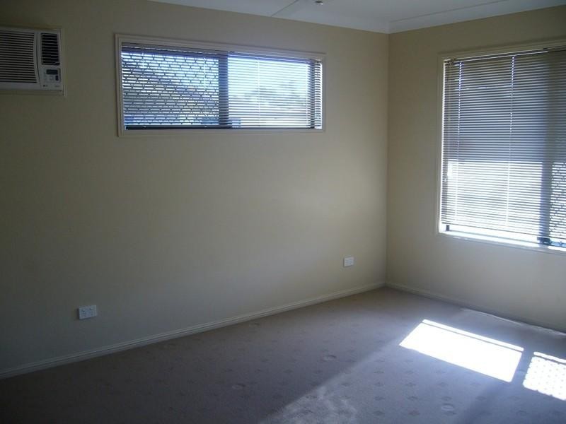 Bushland Beach QLD 4818