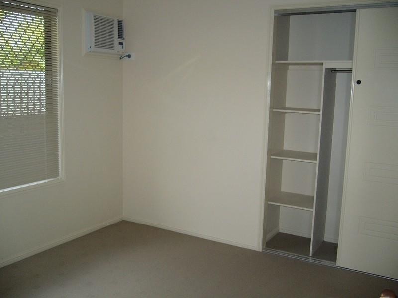 Bushland Beach QLD 4818