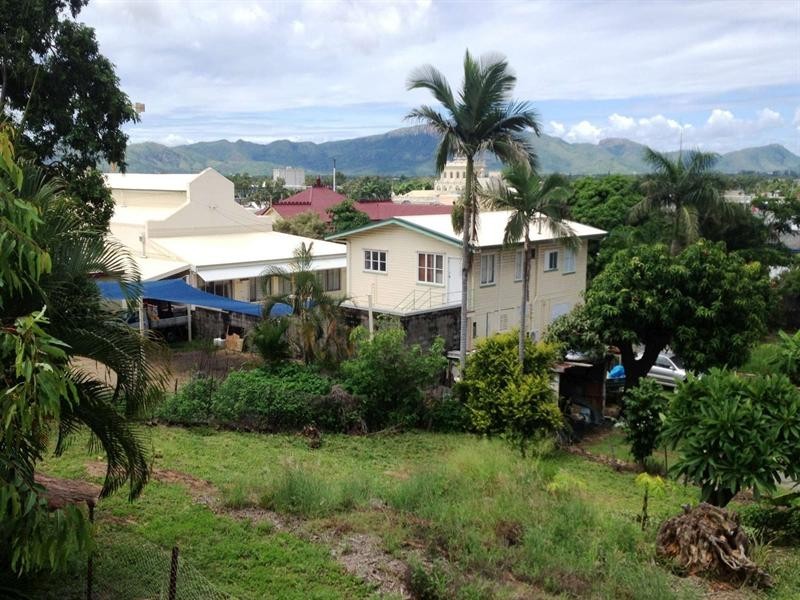 394a Walker Street, Townsville City QLD 4810