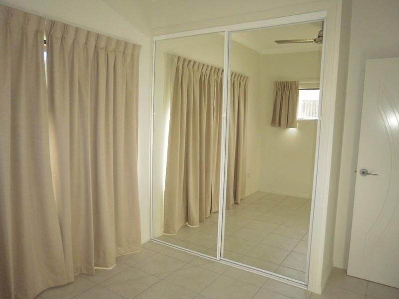 Bushland Beach QLD 4818