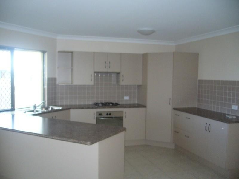 Bushland Beach QLD 4818