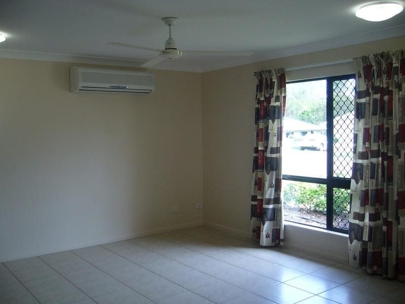 Bushland Beach QLD 4818