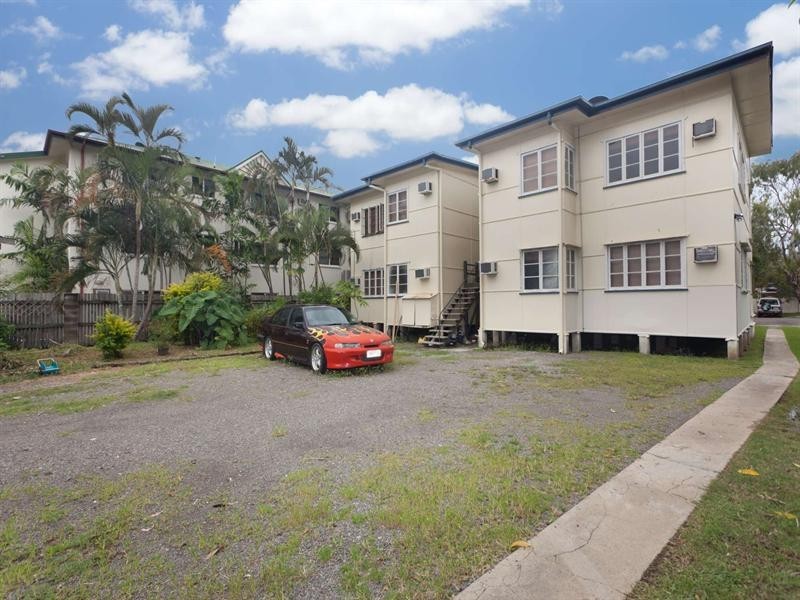 126 Eyre Street, North Ward QLD 4810