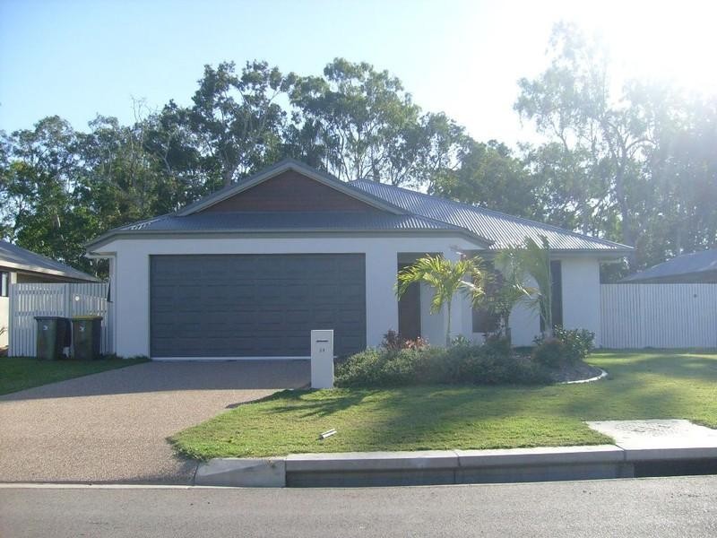 Bushland Beach QLD 4818