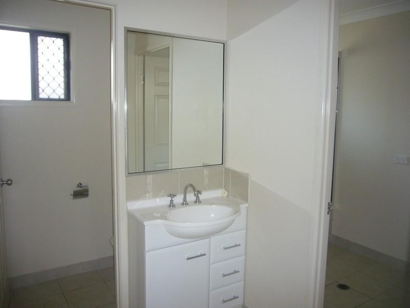 Bushland Beach QLD 4818