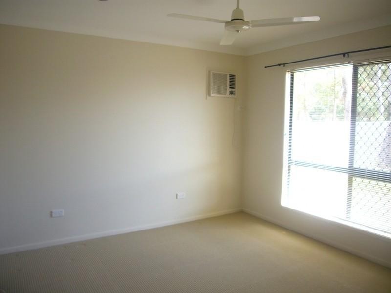 Bushland Beach QLD 4818