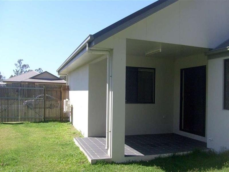 Bushland Beach QLD 4818