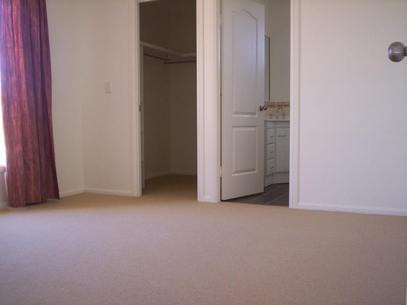 Bushland Beach QLD 4818