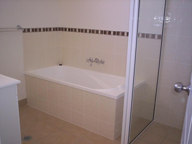 Bushland Beach QLD 4818