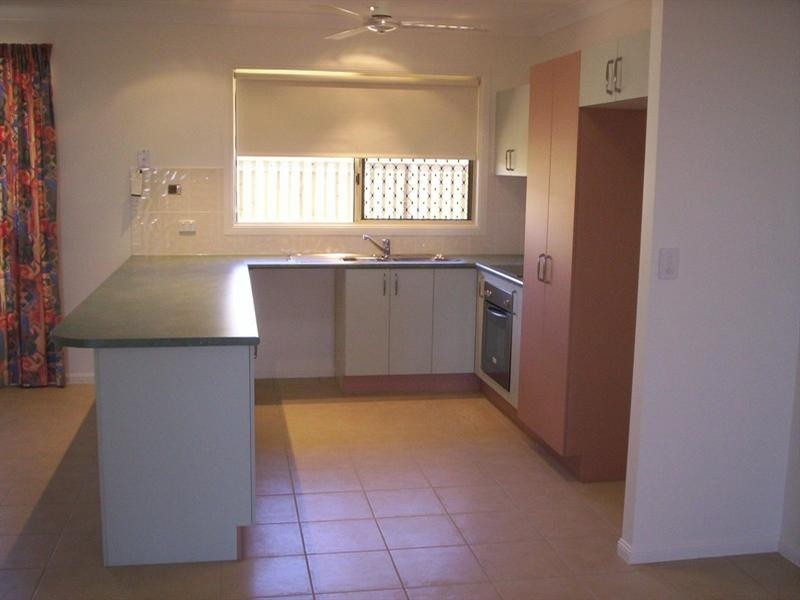 Bushland Beach QLD 4818