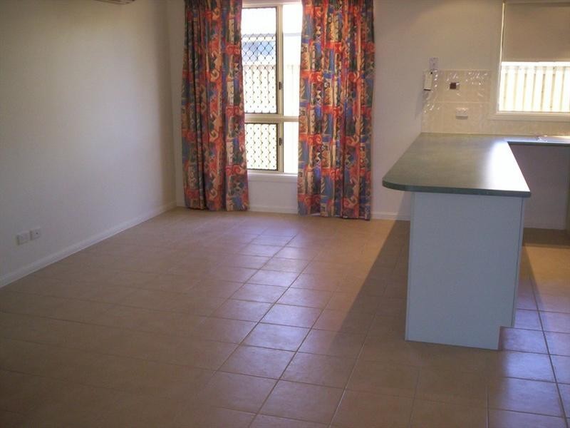 Bushland Beach QLD 4818