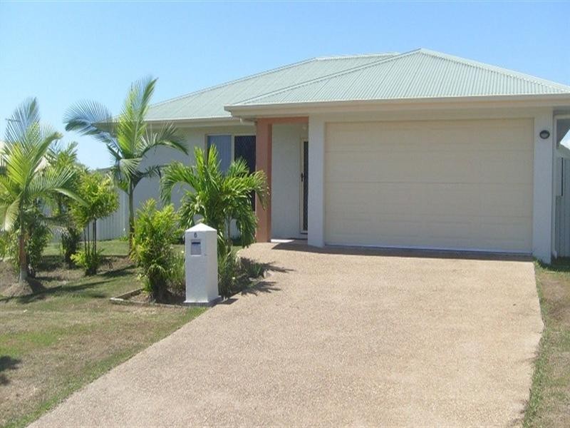 Bushland Beach QLD 4818