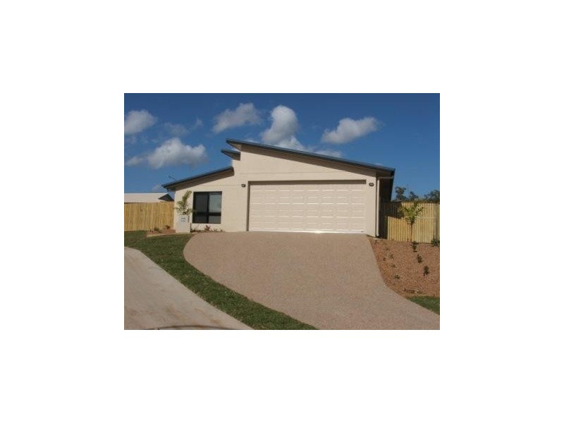 Bushland Beach QLD 4818