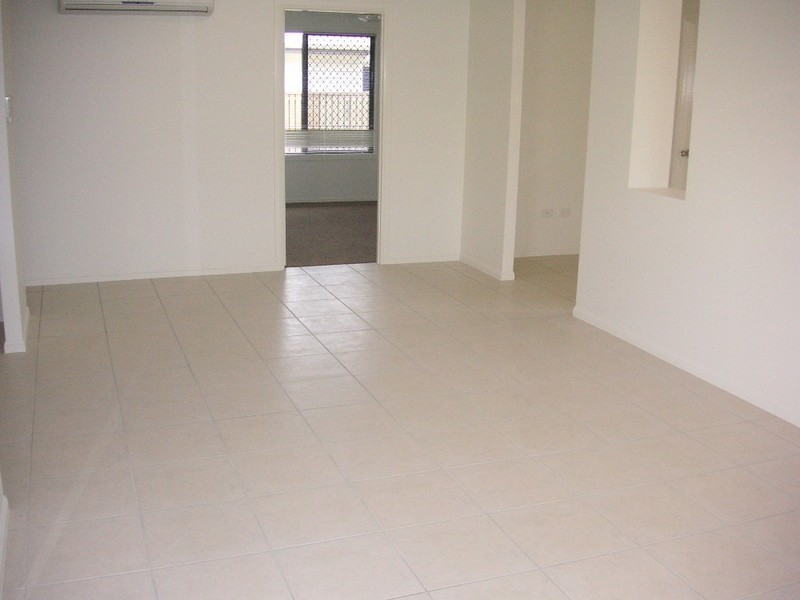 Bushland Beach QLD 4818