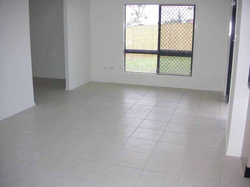 Bushland Beach QLD 4818