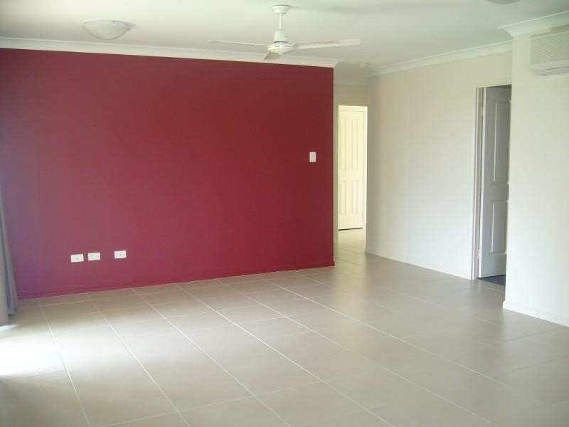 Bushland Beach QLD 4818